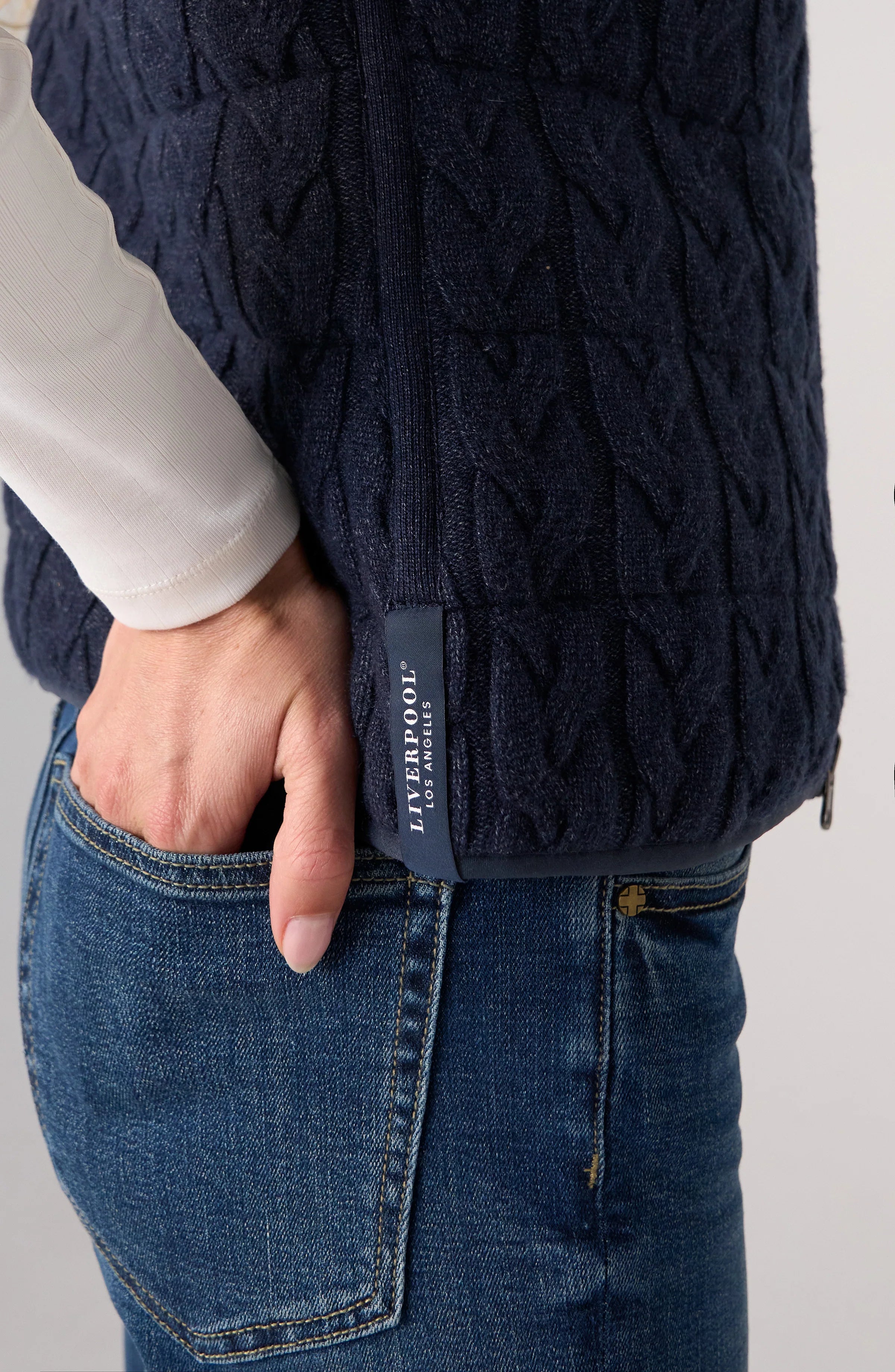 Liverpool - Sleeveless Reversible Quilted Sweater Vest - Navy - 8L18