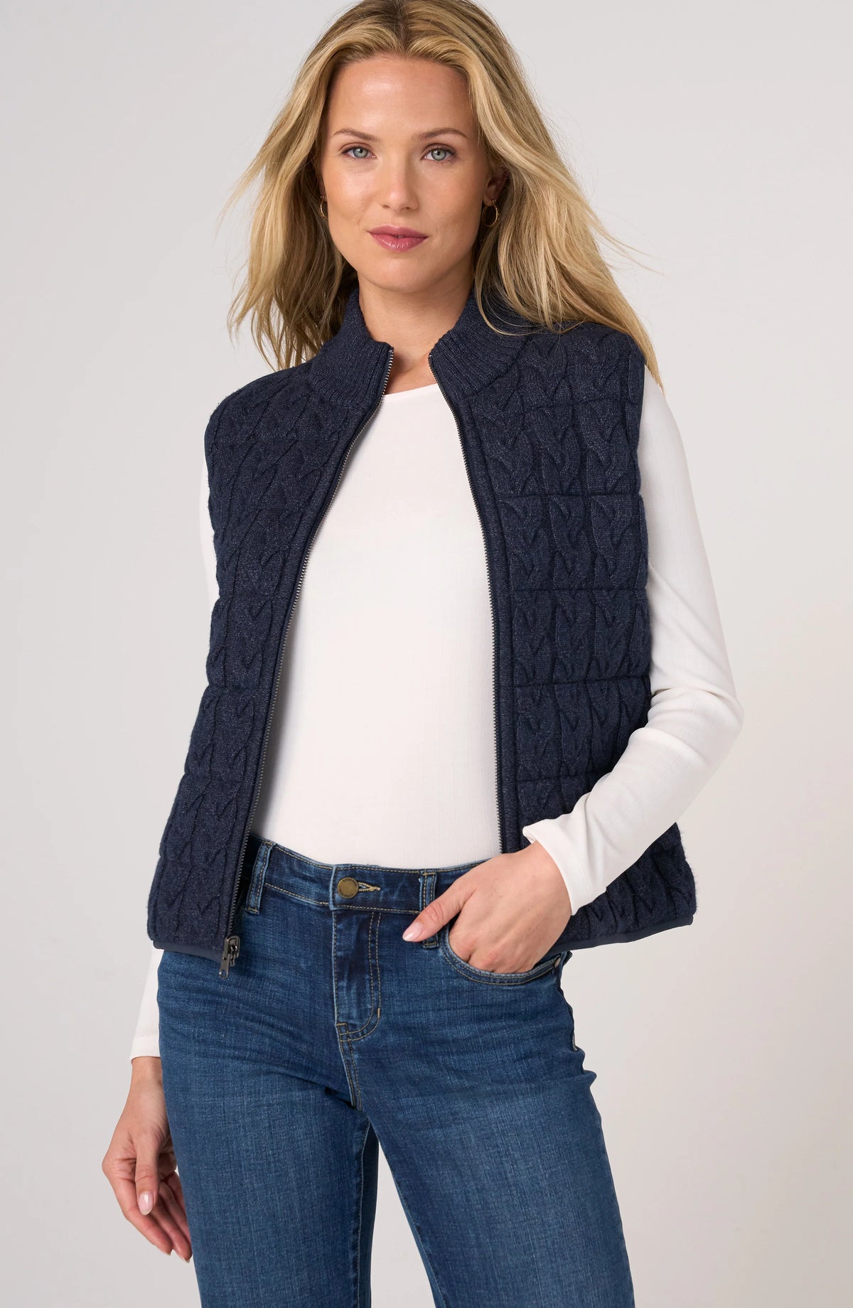 Liverpool - Sleeveless Reversible Quilted Sweater Vest - Navy - 8L18