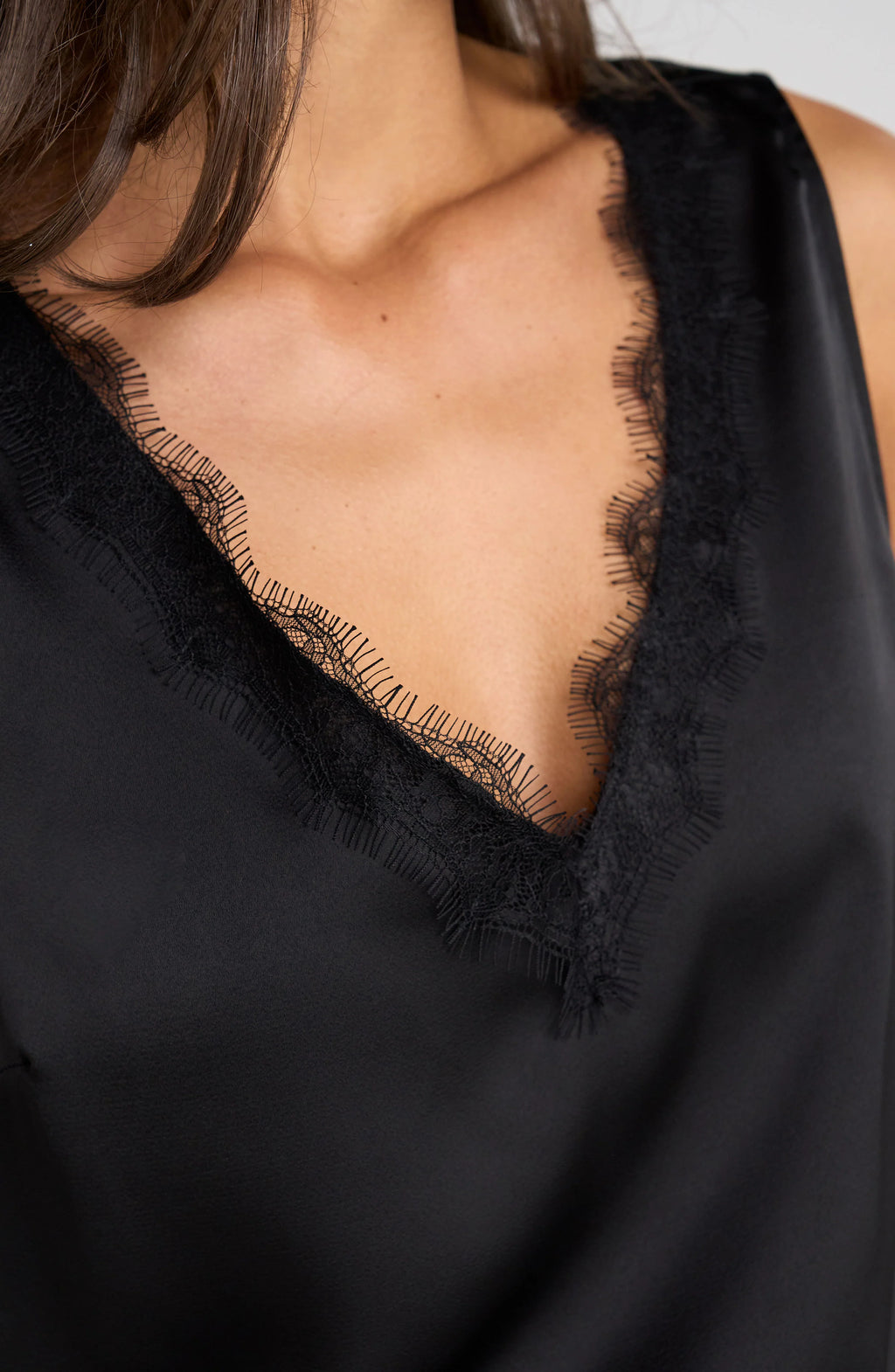 Liverpool - V-neck Woven Tank W/ Lace Trim - Black - 8M20